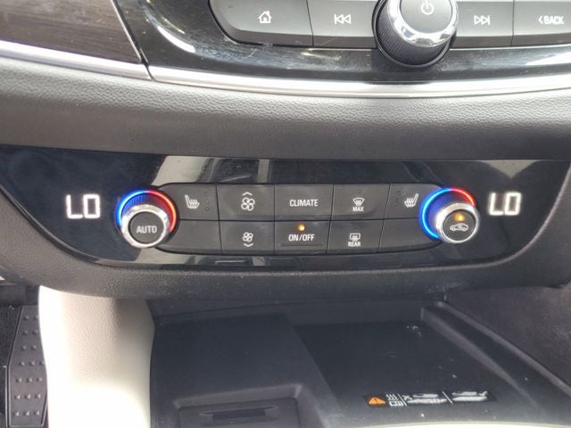 2022 Buick Enclave Essence