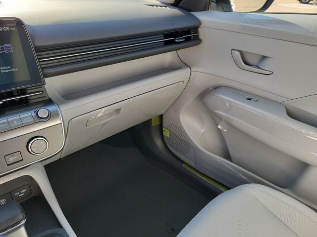 2027 Hyundai Kona SE