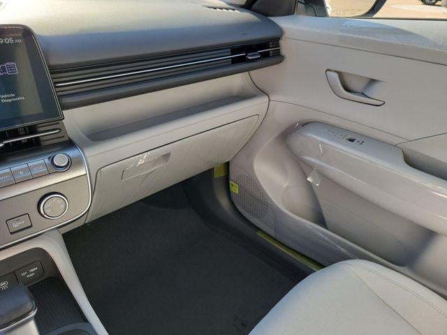 2027 Hyundai Kona SE