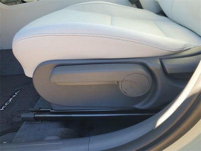 2026 Hyundai Kona SE