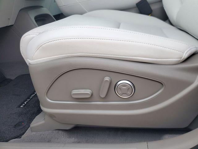 2026 Hyundai Palisade Hybrid Blue SEL Premium 7 Passenger