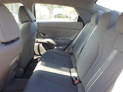 2025 Hyundai Elantra SEL Sport