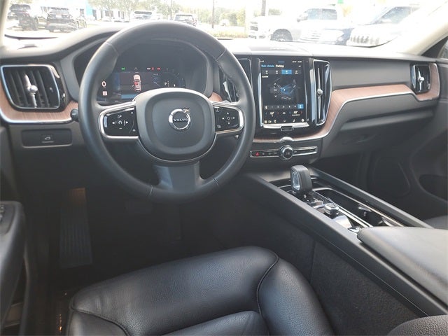 2024 Volvo XC60 B5 Plus Dark Theme