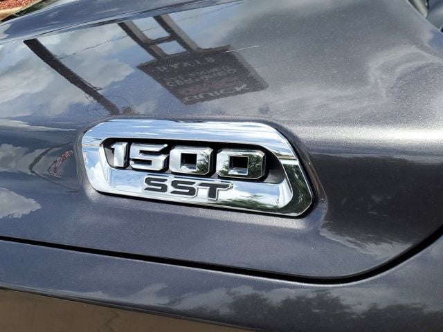 2025 RAM 1500 Lone Star Crew Cab 4x4 5'7" Box