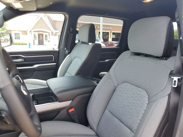 2025 RAM 1500 Lone Star Crew Cab 4x4 5'7" Box