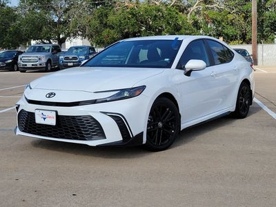 2025 Toyota Camry SE