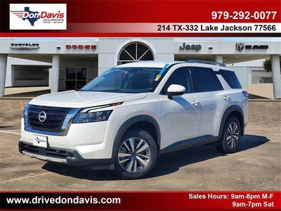 2025 Nissan Pathfinder SL FWD