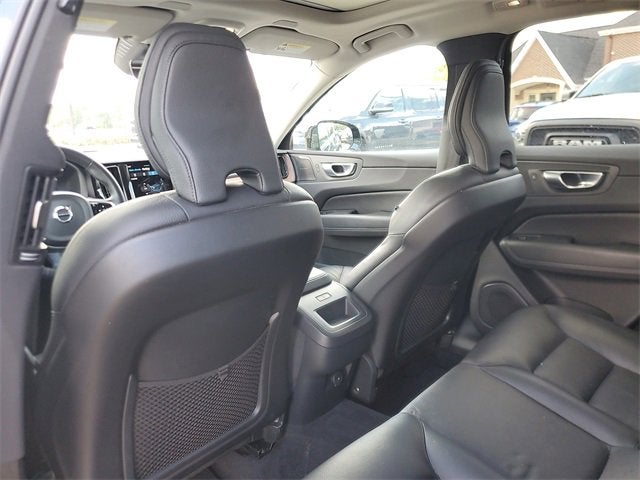 2024 Volvo XC60 Plus Dark Theme