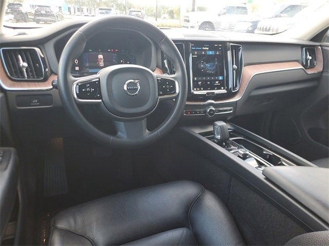 2024 Volvo XC60 Plus Dark Theme