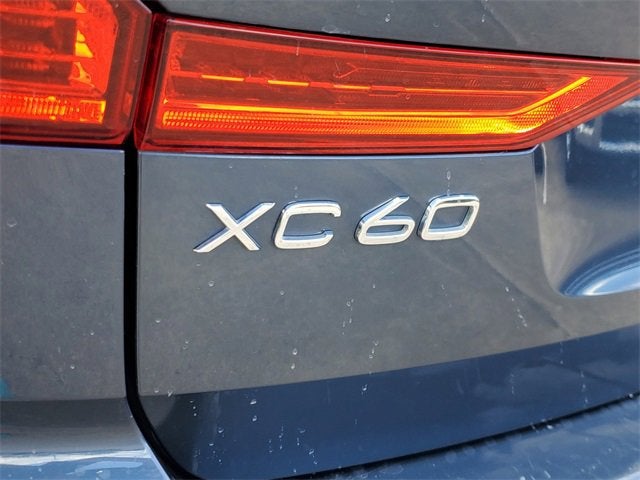 2024 Volvo XC60 Plus Dark Theme