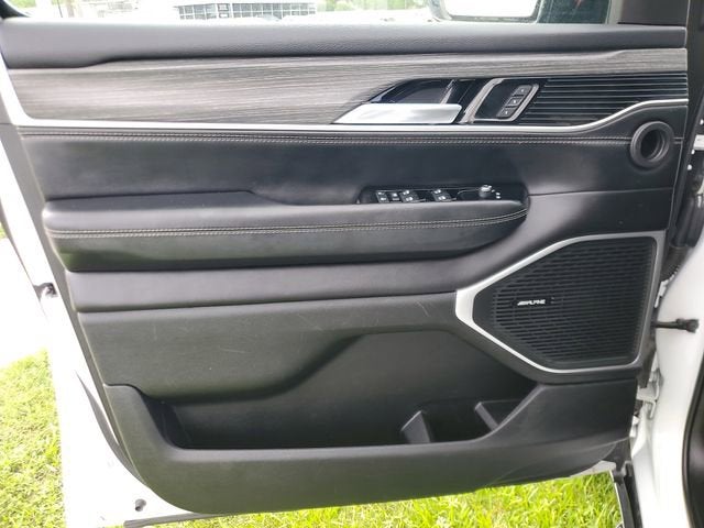 2023 Jeep Wagoneer L Series III