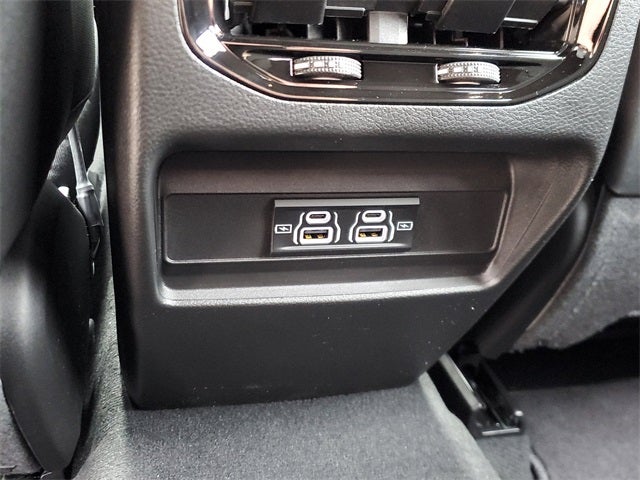 2025 Jeep Grand Cherokee GRAND CHEROKEE LAREDO 4X2