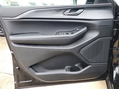 2025 Jeep Grand Cherokee GRAND CHEROKEE LAREDO 4X2