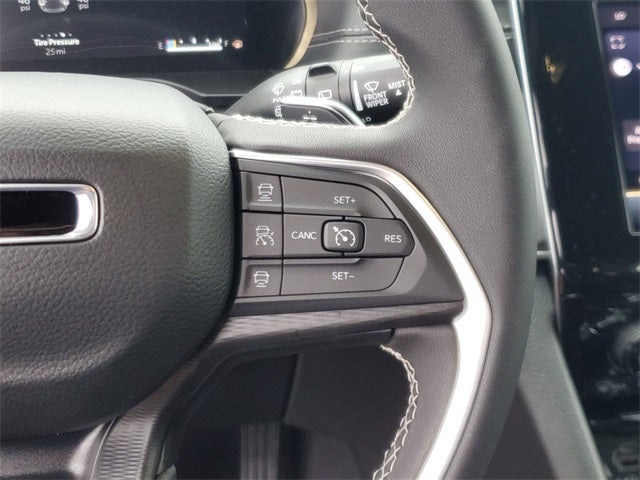 2025 Jeep Grand Cherokee GRAND CHEROKEE LAREDO 4X2