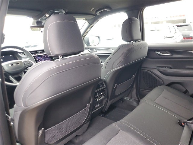 2025 Jeep Grand Cherokee GRAND CHEROKEE LAREDO 4X2