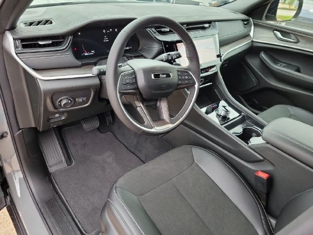 2027 Jeep Grand Cherokee Altitude