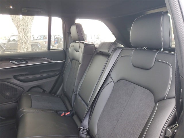 2026 Jeep Grand Cherokee GRAND CHEROKEE LAREDO ALTITUDE 4X2