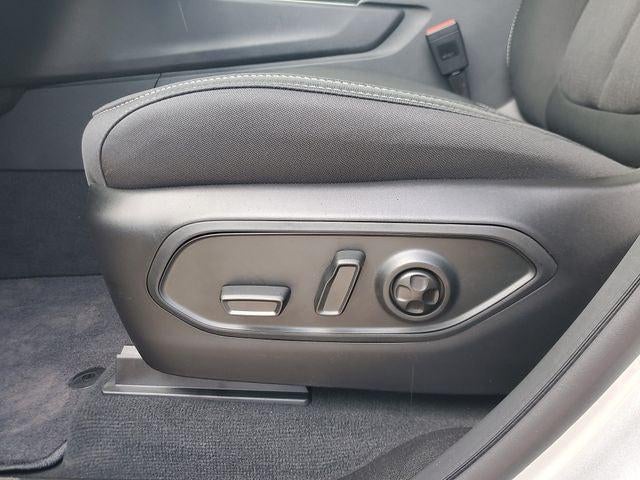2026 Jeep Grand Cherokee GRAND CHEROKEE L LAREDO 4X2