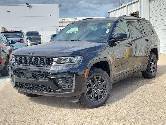 2027 Jeep Grand Cherokee GRAND CHEROKEE L LAREDO ALTITUDE 4X2