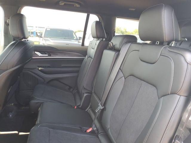 2026 Jeep Grand Cherokee GRAND CHEROKEE L LAREDO ALTITUDE 4X2