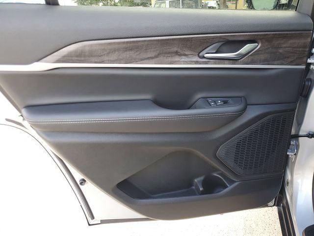 2026 Jeep Grand Cherokee GRAND CHEROKEE L LAREDO ALTITUDE 4X2