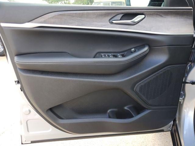 2026 Jeep Grand Cherokee GRAND CHEROKEE L LAREDO ALTITUDE 4X2