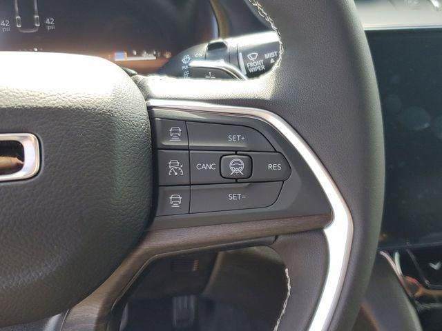 2026 Jeep Grand Cherokee GRAND CHEROKEE L LAREDO ALTITUDE 4X2