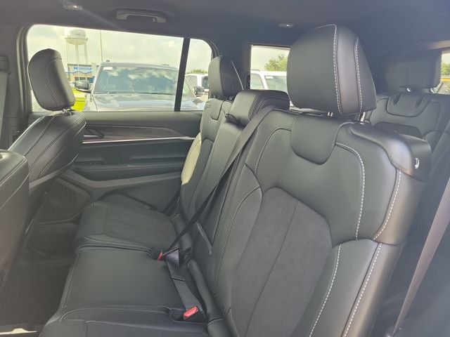 2026 Jeep Grand Cherokee GRAND CHEROKEE L LAREDO ALTITUDE 4X2