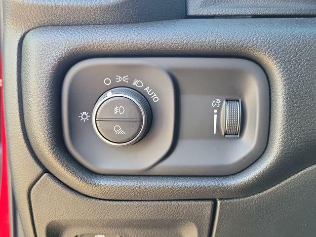 2026 RAM 1500 RAM 1500 WARLOCK CREW CAB 4X4 5'7' BOX