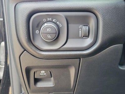 2026 RAM 1500 RAM 1500 EXPRESS CREW CAB 4X4 5'7' BOX