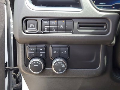 2023 Chevrolet Suburban 4WD Premier