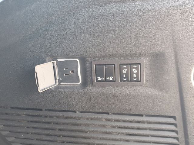 2023 Chevrolet Suburban 4WD Premier