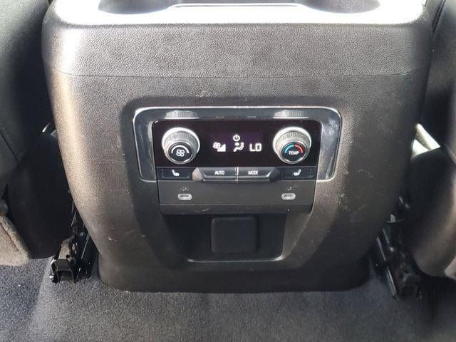 2023 Chevrolet Suburban 4WD Premier