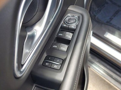 2023 Chevrolet Suburban 4WD Premier