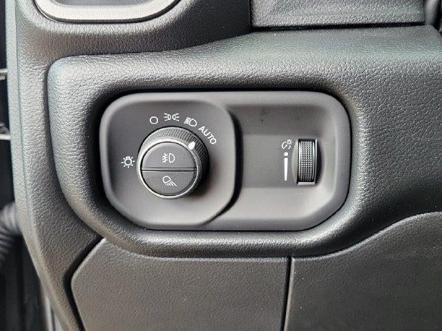 2027 RAM Ram 3500 RAM 3500 TRADESMAN CREW CAB 4X4 8' BOX