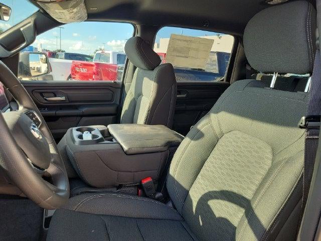 2027 RAM Ram 1500 RAM 1500 EXPRESS CREW CAB 4X2 5'7' BOX