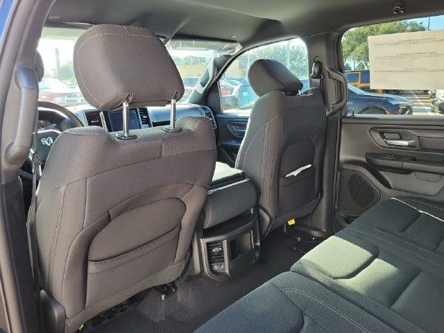 2027 RAM Ram 1500 RAM 1500 EXPRESS CREW CAB 4X2 5'7' BOX