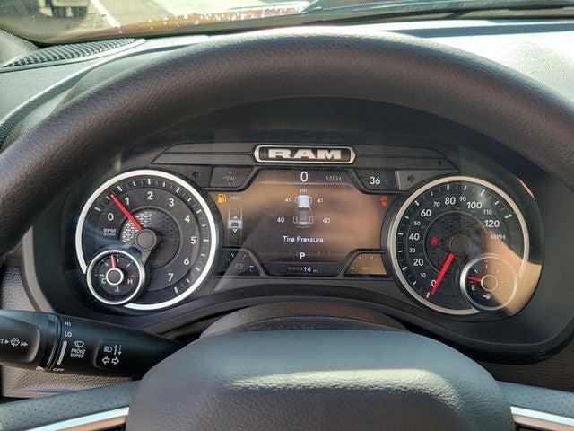2026 RAM 1500 RAM 1500 EXPRESS CREW CAB 4X4 5'7' BOX