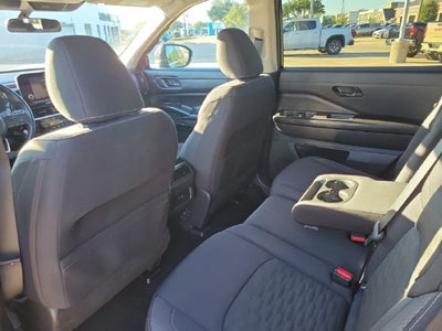 2024 Nissan Pathfinder SV FWD