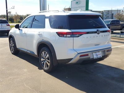 2025 Nissan Pathfinder SL FWD