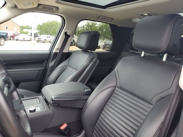 2024 Land Rover Discovery P300 S