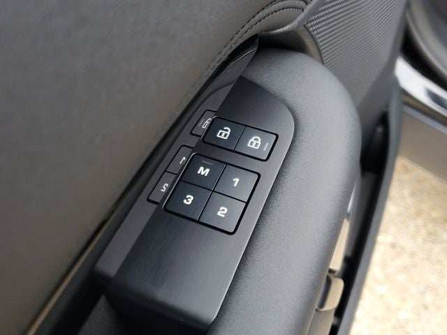 2024 Land Rover Discovery P300 S