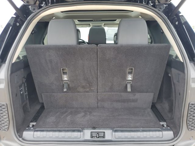 2024 Land Rover Discovery P300 S