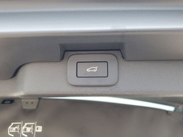 2024 Land Rover Discovery P300 S