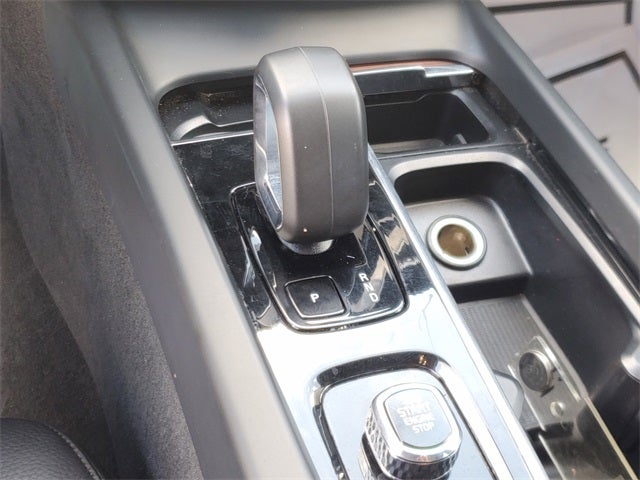 2024 Volvo XC60 B5 Plus Dark Theme