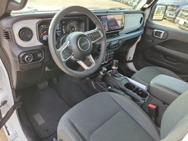 2025 Jeep Wrangler 4-Door Sahara 4x4