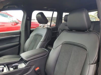 2026 Jeep Grand Cherokee GRAND CHEROKEE LAREDO ALTITUDE 4X2