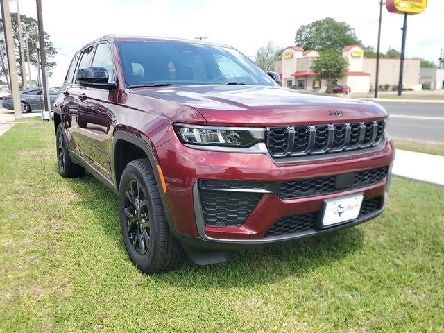 2026 Jeep Grand Cherokee Laredo Altitude