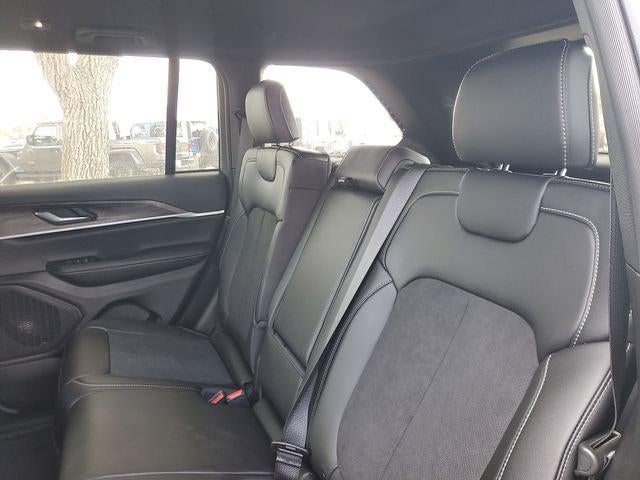 2026 Jeep Grand Cherokee GRAND CHEROKEE LAREDO ALTITUDE 4X2