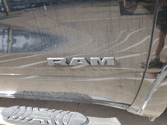 2019 RAM 1500 Laramie Crew Cab 4x2 5'7' Box